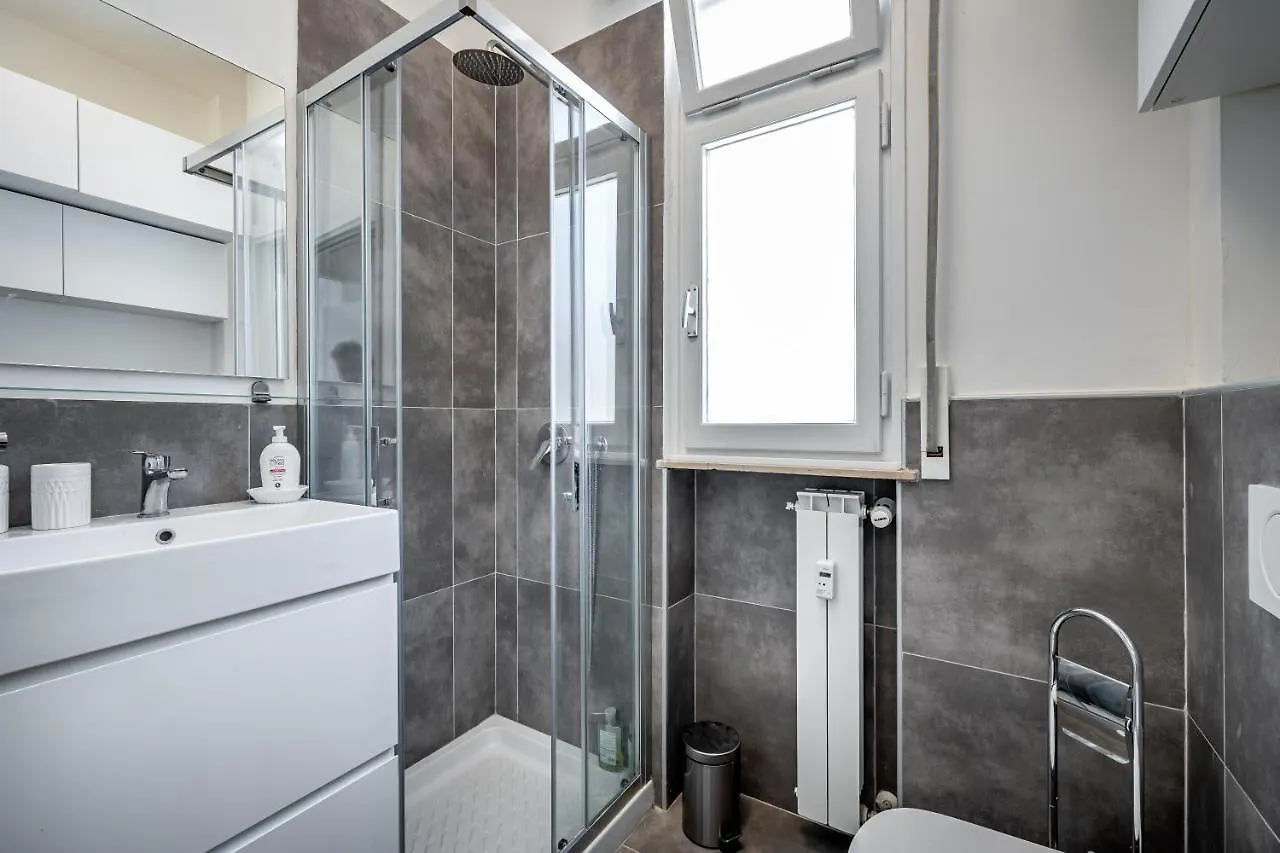 Yid Buonvicini Design Apt In Florence Out Of Ztl Italy